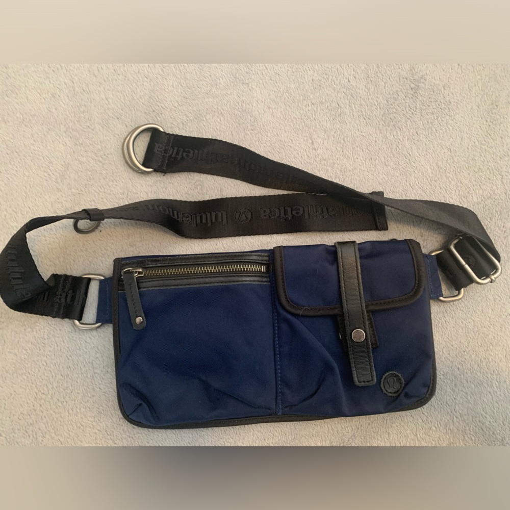 RARE Lululemon Doggy Belt Bag